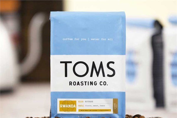 <p><b>TOMS</b></p>  2006 yılından beri TOMS satın alınan her bir ayakkabı ve saate karşılık bir adet ihtiyaç sahibi insanlara bağışlıyor.