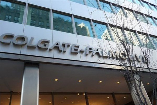 <p><b>Colgate - Palmolive</b></p>  Colgate - Palmolive su kulannımını yüzde 33, sera gazı emisyonunu ton başına yüzde 16 azaltarak adını listeye yazdırdı.