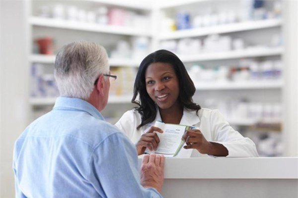 <br><b>10. Eczacı</b></br>  Yıllık kazancı 113 bin 200 dolar