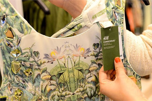 96- H&M  <br>Marka değeri 11,678 milyar dolar.</br>