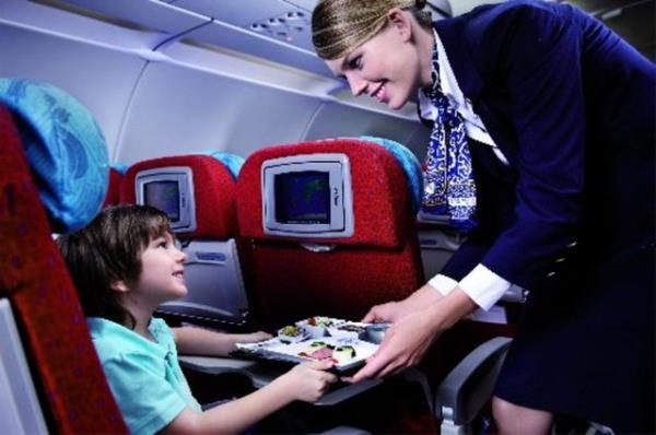 Uçuş görevlisi: Uçuş görevlilerinde 2022'ye kadar yüzde 7 azalma olacak.