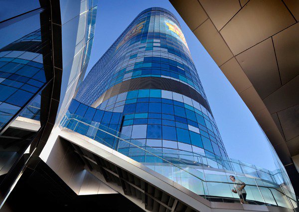 Ancak, 2008 yılında ciddi yapısal hataları tespit edilen proje süresiz olarak durduruldu.