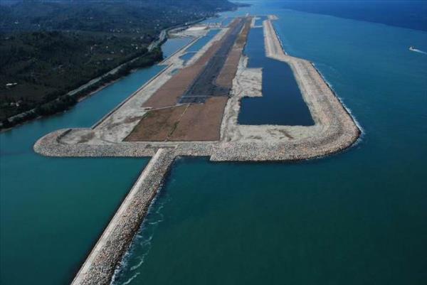 Yapımı süren Ordu-Giresun Havalimanı Projesi, helikopterle havadan görüntülendi.