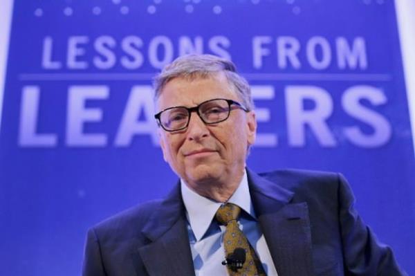 <br><b>1. Bill Gates</b></br>  <br><b>81 milyar dolar. Servetinin kaynağı, Microsoft.</b></br>     Forbes'un 2014 yılı ''ABD'nin en zengin 400 kişisi'' listesinde 2014'te 81 milyar dolarlık servetiyle ilk sırada yer alan Bill Gates'in, eşi Melinda Gates ile kurdukları ''Bill ve Melinda Gates Vakfı''na yaptığı 30 milyar dolarlık bağışa rağmen, ''ABD'nin en zengini'' unvanı bu yıl da değişmedi.  Gates'in, listedeki liderliği 21 yıldır art arda sürüyor.
