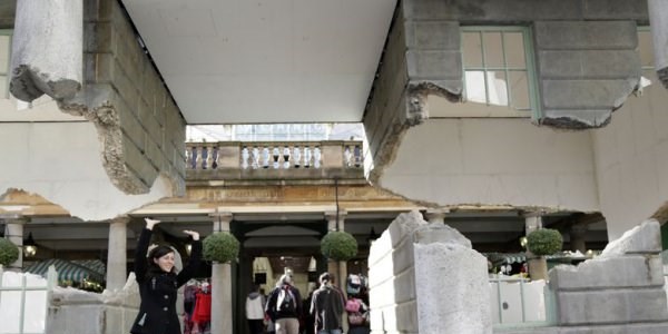 Havada duran bina