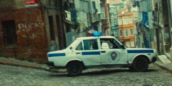 Geçmişten günümüzü polis arabaları