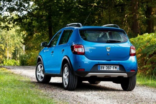 Donanımları artırılan yeni modelleriyle en uygun fiyat ünvanını kaybeden marka, buna rağmen Sandero ile cazip bir model sunmayı başarıyor.