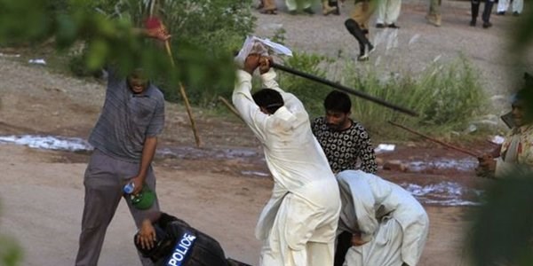 Reuters yılın haber fotoğraflarını seçti