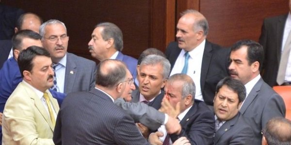Siyasette ilklerin yılı 2014!