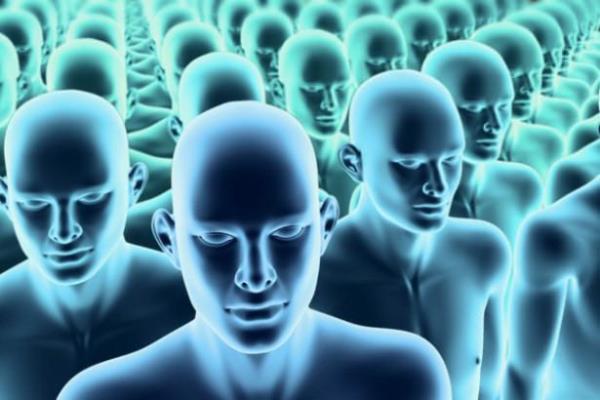 O zaman insanlar dünyada bir gün veya daha az bir zaman kaldıklarını sanacak, Allah'a hamdederek mahşere doğru koşarcasına gideceklerdir.