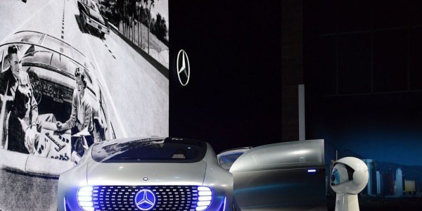 Mercedes'ten şoförsüz otomobil