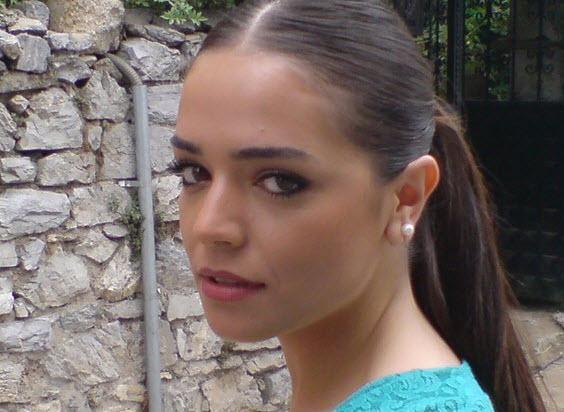 Funda (İpek Karapınar)