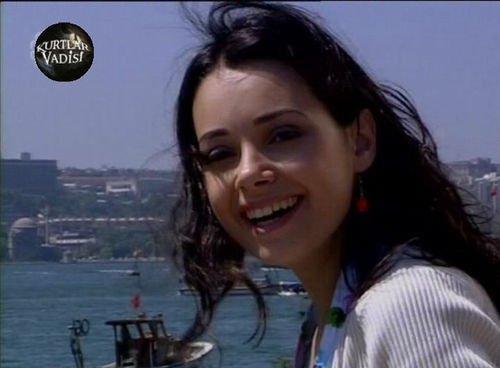 Elif Eylül (Özgü Namal)