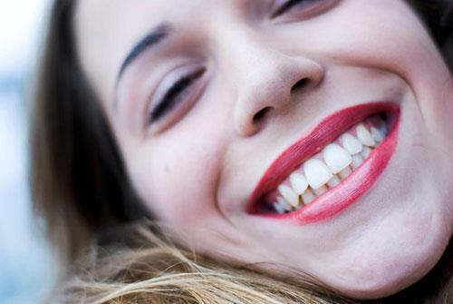 Mutlu olun, 1 saat kahkaha ile gülmek 120 kalori yaktırıyor.