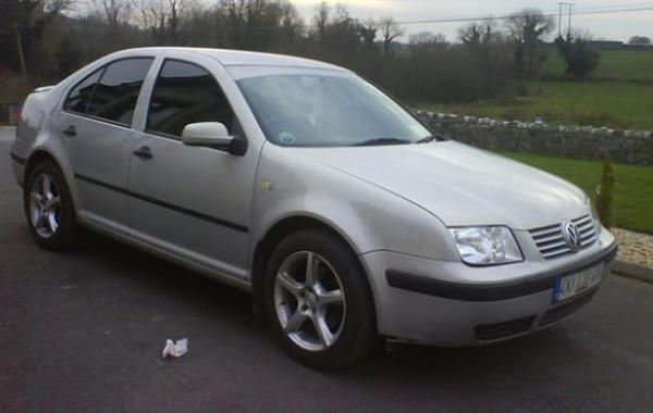 Otomobil markası : Volkswagen Bora 1.6 Comfortline 2000   <br>  2. El fiyatı : 21.400 TL