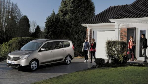 DACİA  <br>    Dacia, haziran ayına özel yeni kampanyasını duyurdu. Tüm Dacia modelleri çin sıfır faizli kredi ve ilk taksiti 2016 yılında ödeme imkanını bir arada sunan Dacia’nın kampanyasında sıfır faiz 15.000 TL kredi tutarı ve 15 ay vade seçeneği de bulunuyor. Bu kredi tutarı ve vade üzerindeki kredi taleplerinde müşteriler, maksimum 48.000 TL ve 48 ay olmak üzere, yüzde 1,03 faiz oranıyla kredi kullanılabiliyor. Kampanya kapsamında kullanılan kredilerin ilk taksit ödemesi, 2016 yılının Ocak ayında yapılıyor.