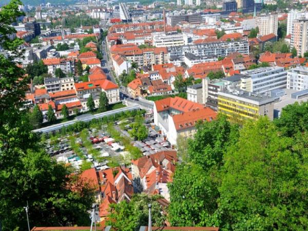 Slovenya Asgari ücret: 13,061 Dolar (Yıllık)