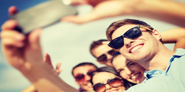 Selfie çeken Bit'de çeker