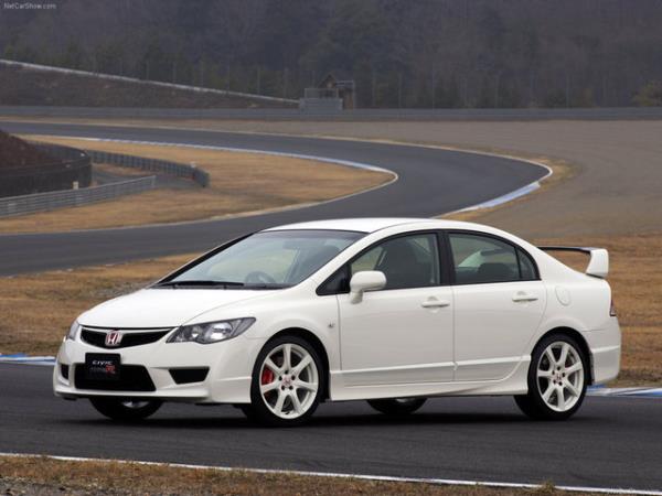 Honda Civic Sedan modeline kredi kullanımı ile sahip olmak isteyen otomobilseverlere 30 bin TL için 18 ay vadede yüzde 0,92’lik faiz oranı uygulanıyor.
