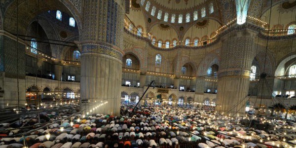 Sultanahmet Camii doldu taştı