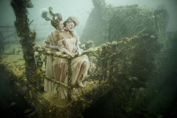 Byk dln sahibi, batk gemi Stravronikita. Ge barok stili Rokoko tarzndaki su alt fotoraflaryla Avusturyal fotoraf Andreas Franke, Barbados'ta batk halde bulunan SS Stravronikita gemisini tasvir ettii serisiyle byk dle layk grld. Franke'nin sergisini grmek isteyenler suyun 24 metre altndaki bu gemiye inmek zorunda!