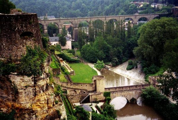 6 - Lksemburg<br>  IDI puan, 10 zerinden 8,59