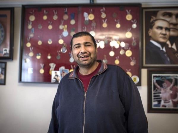 Dnya Ktalararas Arsiklet Boks ampiyonu Milli Boksr Sinan amil Sam.