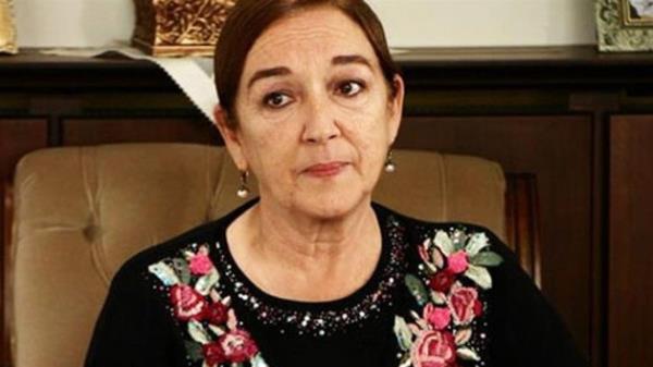 Tiyatro,sinema ve dizi oyuncusu Tomris ncer.