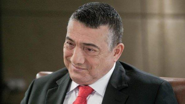 ok sayda dizi ve sinema projesinde yer alan usta oyuncu Yaln Gzelce 31 Austos 2015`te 64 yanda vefat eden nllerden