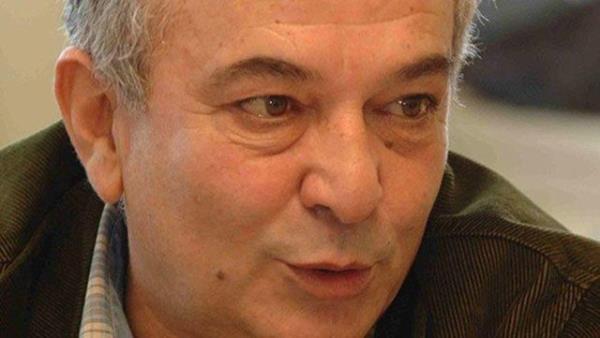 Baar Sabuncu, 1943 ylnda stanbul&#8217;da dodu. 1961&#8217;de -ilk amatr tiyatro oyunculuu deneyimleri yaad Saint Joseph Lisesi&#8217;ni bitirdi. Bir sre Ankara Siyasal Bilgiler Fakltesi, sonra stanbul niversitesi Fransz Dili ve Edebiyat blmnde srdrd