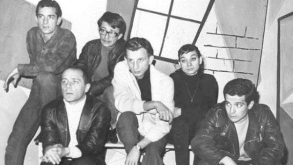 Kurumda &#8220;Yerinden Ynetim&#8221;&#8216;in uygulanmasna nclk etti; skdar ve Fatih sahnelerinin sanat ynetmenlii grevlerini slendi. ok uzun bir ayrlktan sonra Nazm Hikmet&#8217;i yeniden ehir Tiyatrosu seyicileri ile buluturdu.