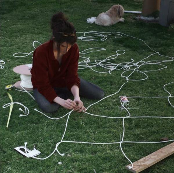 Christine McConnel fazlas�yla yetenekli bir ressam ve foto�raf sanat��s�.