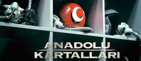 <p><b>Anadolu Kartallar (2011)</b></p>  Trk Hava Kuvvetleri'nin 100'nc kurulu yldnm iin ekilen Anadolu Kartallar; Hava Harp Okulu'nda okuyan ve pilot olmak isteyen 5 rencinin bandan geen olaylar anlatyor. Ynetmenliini mer Varg'nn yapt, "live action hava ekimi'yle" havadan havaya yakn plan karelerin yakaland filmin kurgusunda ok az bilgisayar efekti kullanlm. ekimleri toplam 8 hafta sren Anadolu Kartallar'nn barollerinde Engin Altan Dzyatan ve aatay Ulusoy gibi gen oyuncular yer alyor. Salanan imknlarn iyi deerlendirilmedii, hikyesi ve kurgusu yzeysel bir film.  <p><b>IMDB Notu: 6.2 / 10</b></p>