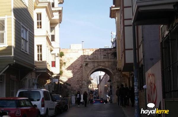 16 Mart ehitleri Caddesi. Vezneciler