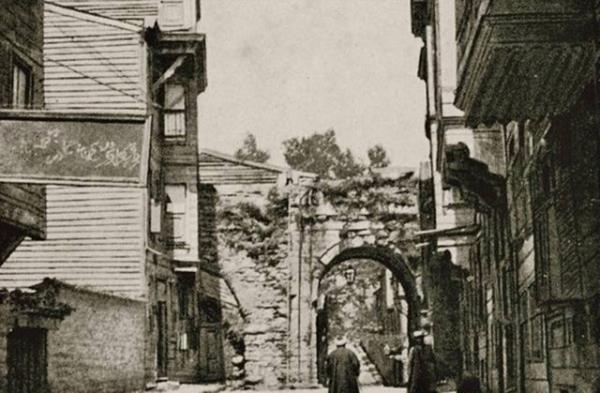 16 Mart ehitleri Caddesi. Vezneciler