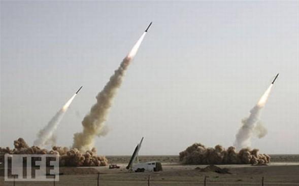 Ancak ranl yetkililerin ansszl atelenmeyen fzenin grld orijinal fotorafn bir ran gazetesinde zaten yaymlanm olmasyd.