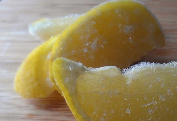 Dondurulmu Limon kanser hcrelerini ldren harika bir meyvedir.