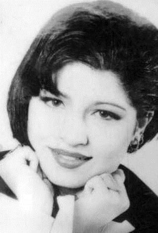 Bendeniz deyim yerindeyse kck bir kzken mzik dnyasna adm att.