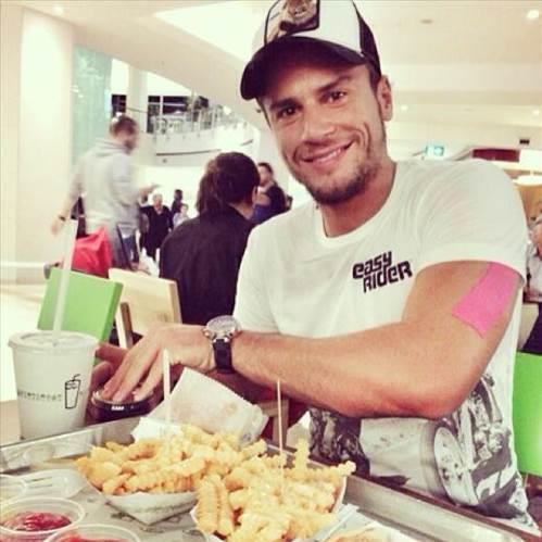 Son olarak Alemin Kral dizisinde rol alan Tetik, dizi bittikten sonra spor yapmaya balad.