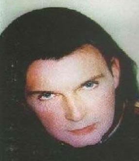 Bu nlmzn bu fotoraf kim olduu hakknda daha iyi bir ipucu veriyor.