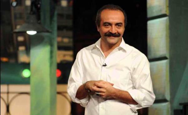 Ylmaz Erdoan  <br>  Herkesin bildii bir isim. Ylmaz Erdoan da adndan sz ettiriyor. Oyuncu u an nn yurt dna yaym durumda.