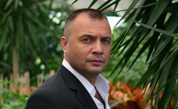 Oktay Kaynarca  <br>  Zamann "akr" oynad her dizi de popler olan bir baka isim.