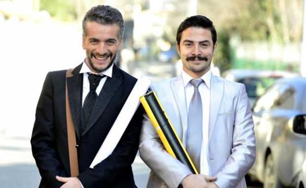 Ahmet Kural-Murat Cemcir<br>    Oynadklar komedi dizileri ve filmleri onlar ayrlmaz bir ikili yapt. Yeni filmleri Dn Dernek 2: Snnet 'in ekimleri hzla devam etmekte.