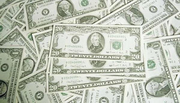 naat iileri bir evin altnda 500.000 dolar buldular.