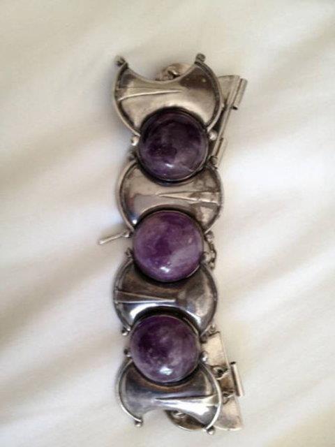 California'da bir iftin banyo seramiklerinin altnda Meksika'da babozumundan kalma tak paralar buldu.