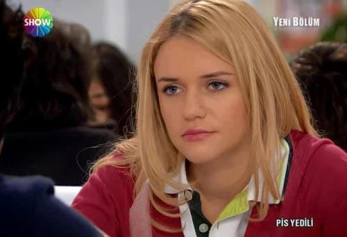 Ecem Karavus 9 Nisan 1989, Saryer