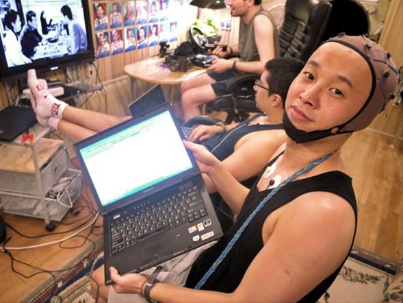 Mars'ta �ok d���k bir yer�ekimi var. Bu durumun bile m�n�y� etkilemesi bekleniyor. Mars'a gidildikten sonra gemideki malzemelerle astronotlar�n kendi yemeklerin pi�irmesi de se�enekler aras�nda yer al�yor. Ancak Mars'taki ko�ullar�n �rne�in su kaynatmaya izin verip vermeyece�inin bile test edilmesi gerekiyor.