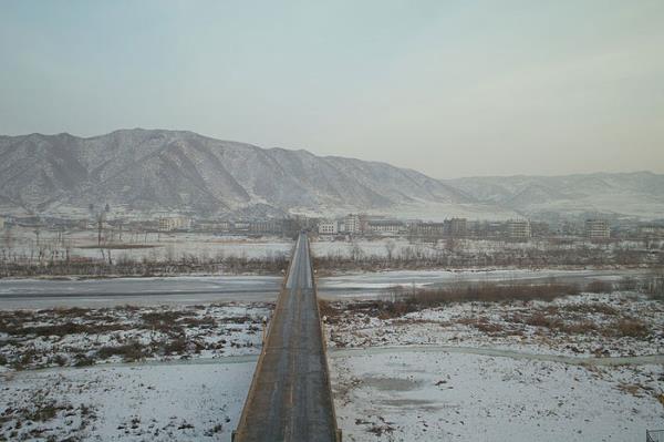 Asya’n�n kuzeydo�usunda bulunan Tumen Nehri, Rusya, �in ve  Kuzey Kore aras�nda...  �lgin� yan� nehir hi� bir �lkeye ait de�il.