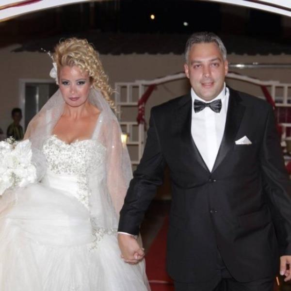 Cem Adler ve ei Pnar Adler...