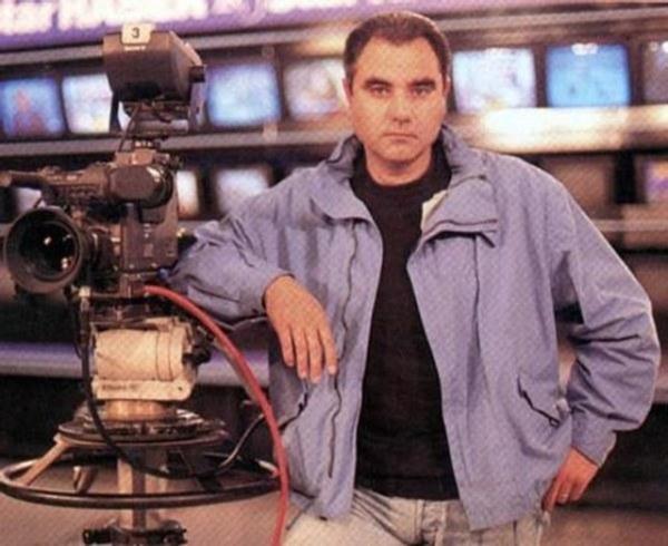 Ben Sadettin Teksoy&#8221; cmlesiyle seyircinin hafzasna yerleen Teksoy, program boyunca kuaklar boyu unutulmayacak ilere imza att.